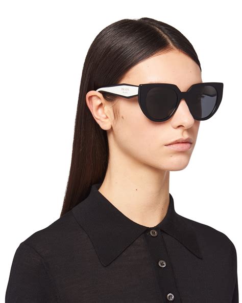 sonnenbrillen prada damen|prada sonnenbrille mit symbol.